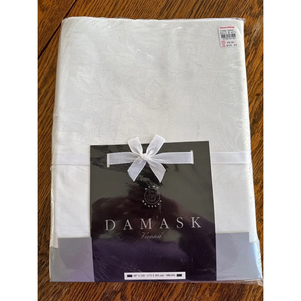 Kemp & Beatley Vienna Damask Tablecloth White Oblong 60